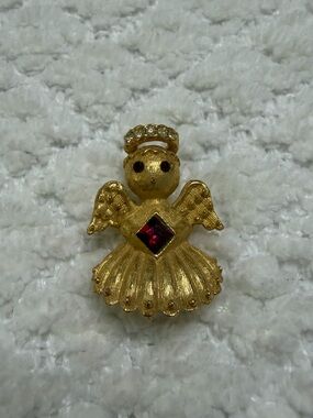 Vintage Ultra Signed Angel Brooch Pin Jeweled Textured Gold Tone
